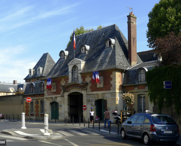 Hôpital Saint Louis Ap Hp Avenue Claude Vellefaux Paris